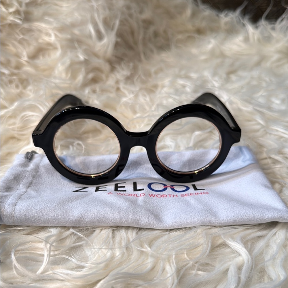 Black Round Glasses